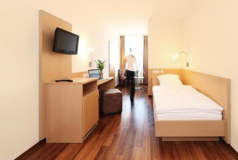 Imperial Superior - Sure Collection By Western 3*